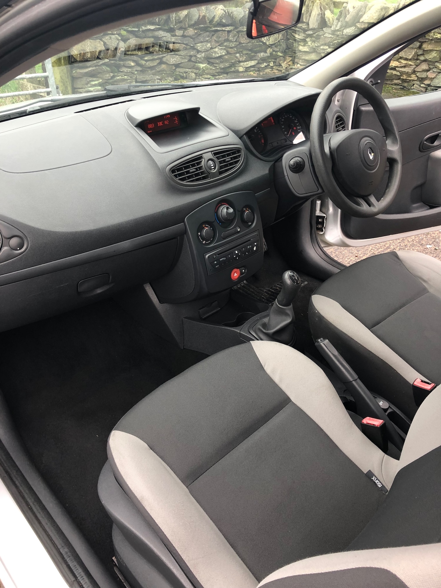 Used Renault Clio 2011 for sale - 77296905: Photo 16