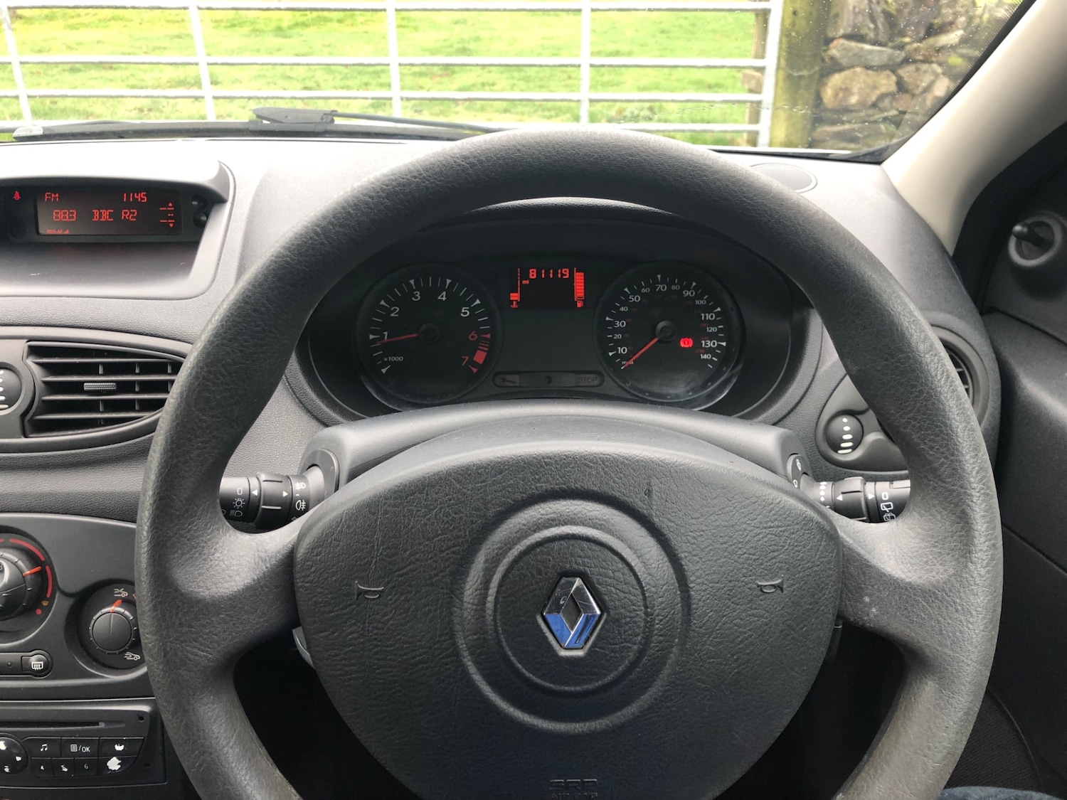 Used Renault Clio 2011 for sale - 77296905: Photo 19