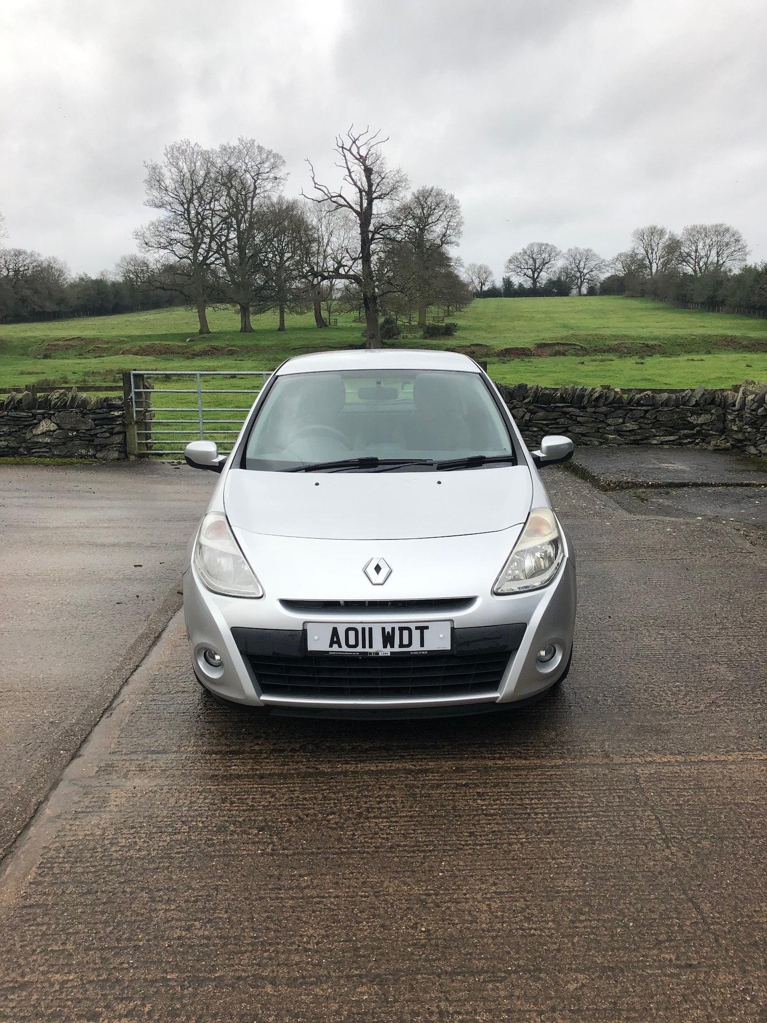 Used Renault Clio 2011 for sale - 77296905: Photo 2