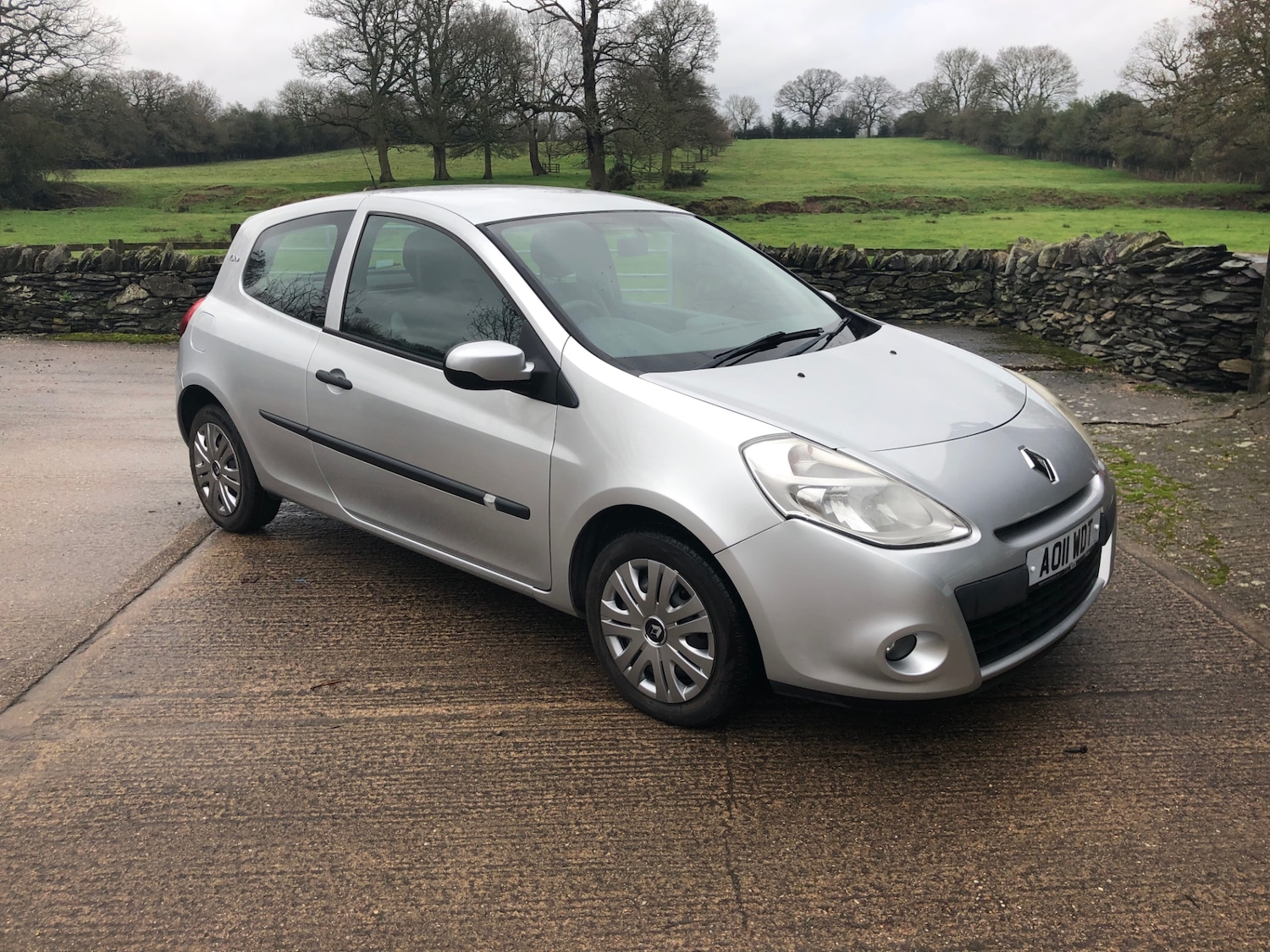 Used Renault Clio 2011 for sale - 77296905: Photo 4