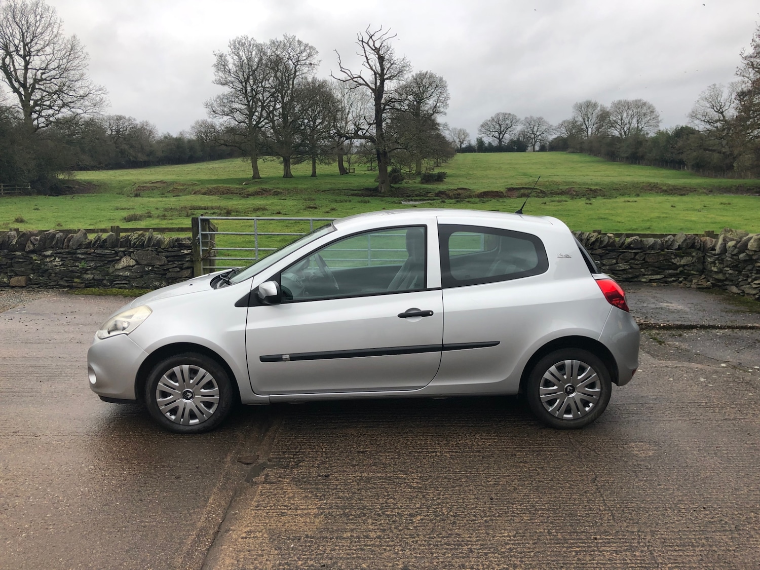 Used Renault Clio 2011 for sale - 77296905: Photo 5