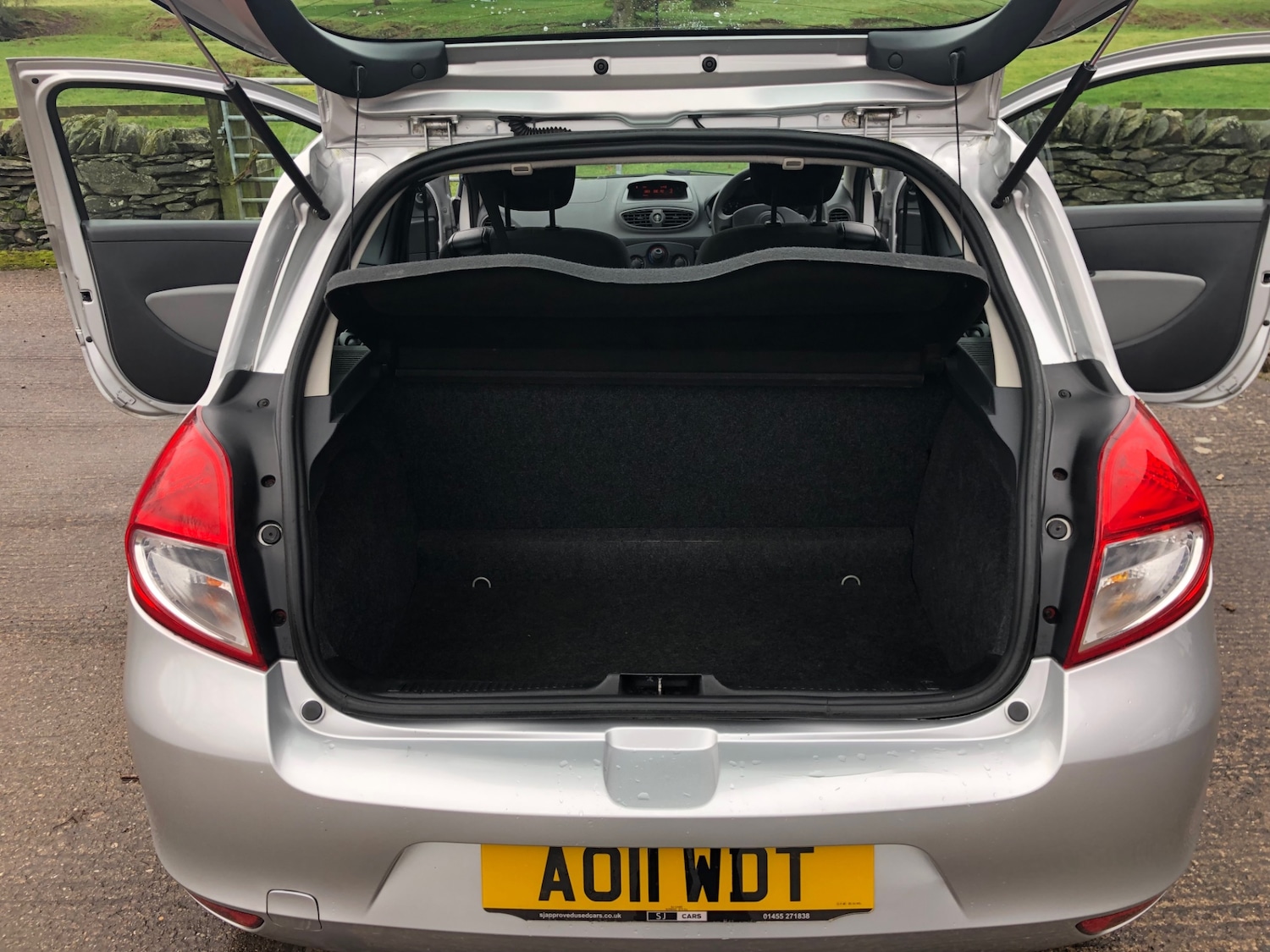 Used Renault Clio 2011 for sale - 77296905: Photo 9