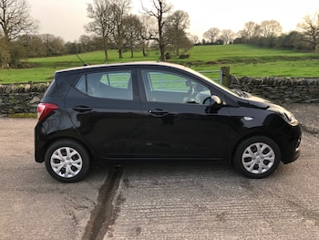 Used Hyundai i10 2015 for sale - 77792999: Photo