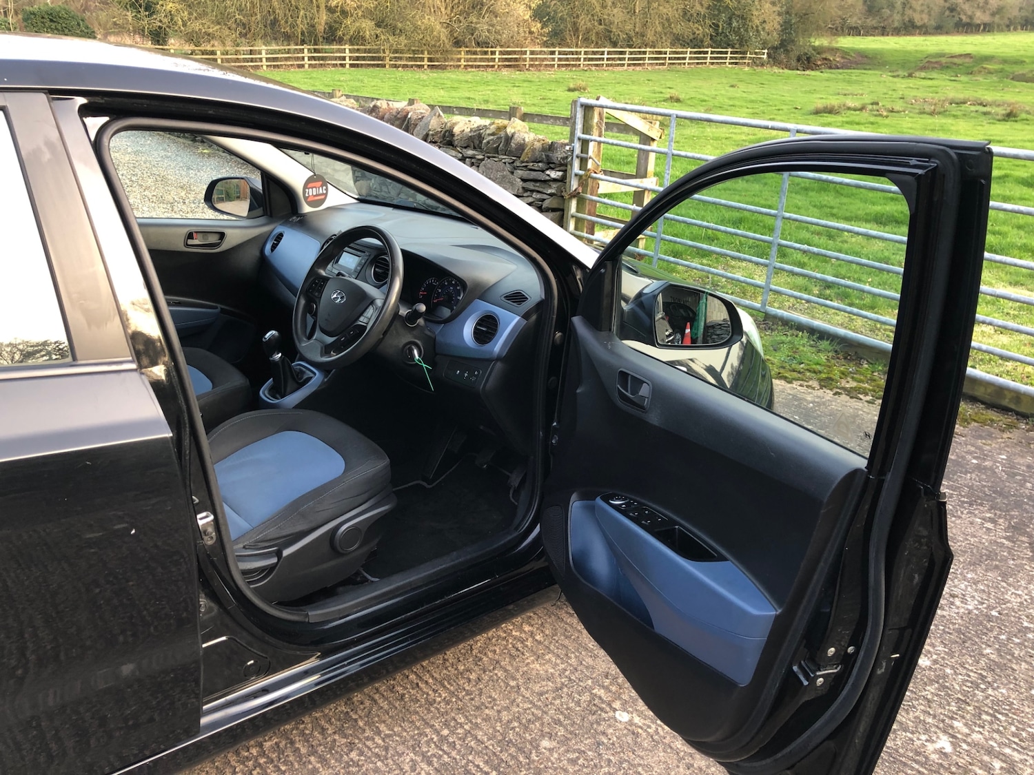 Used Hyundai i10 2015 for sale - 77792999: Photo 8