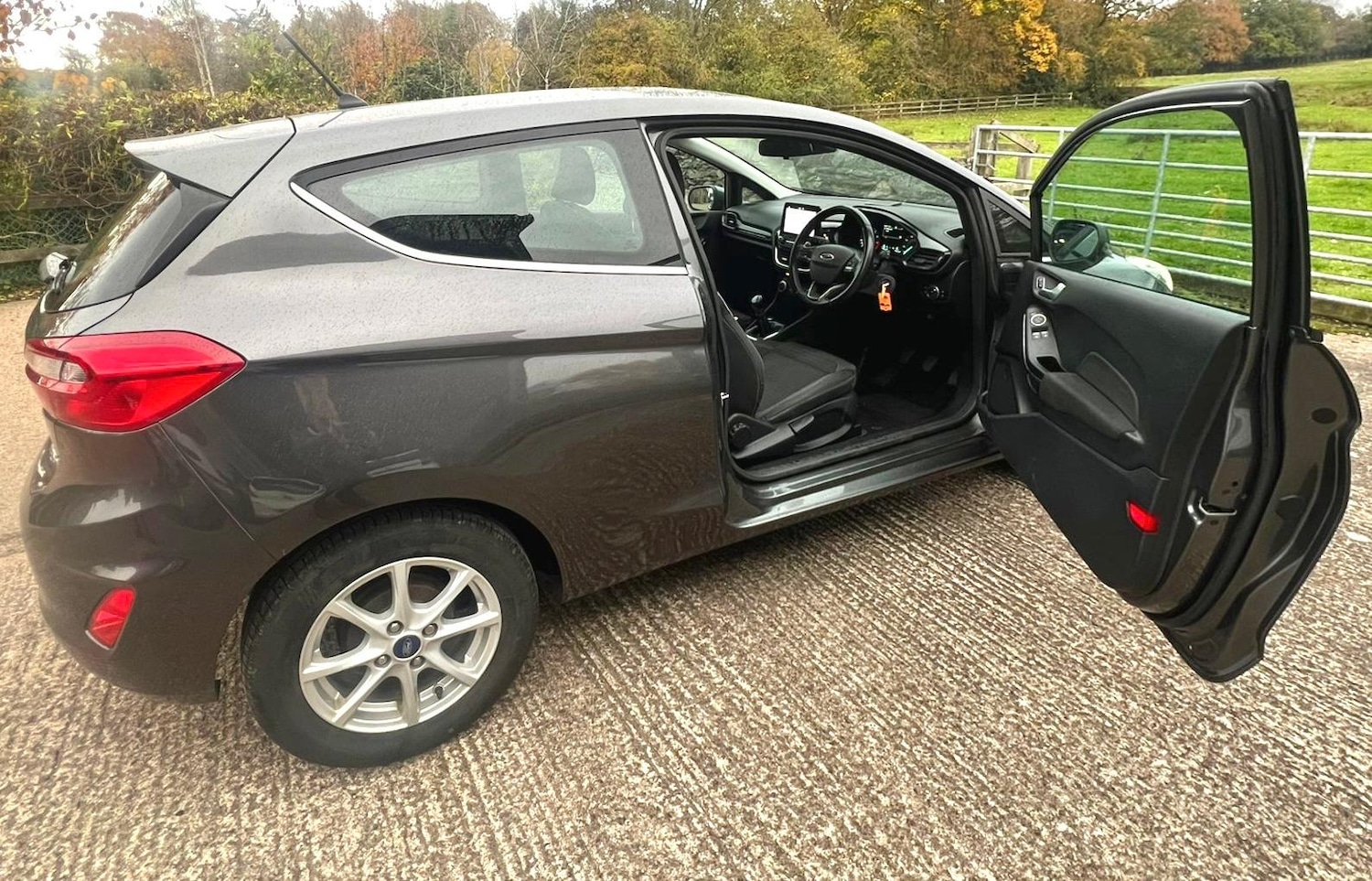 Used Ford Fiesta 2017 for sale - 76466073: Photo 11