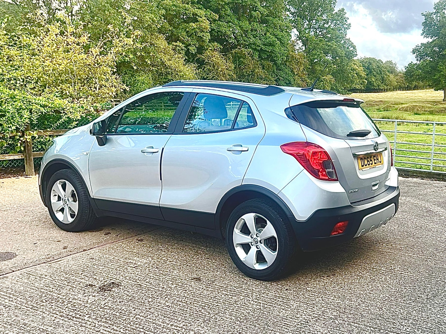Used Vauxhall Mokka 2015 for sale - 76392065: Photo 3