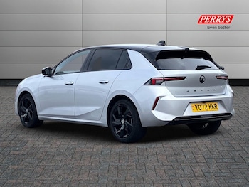Used Vauxhall Astra 2023 for sale - 76142237: Photo 2