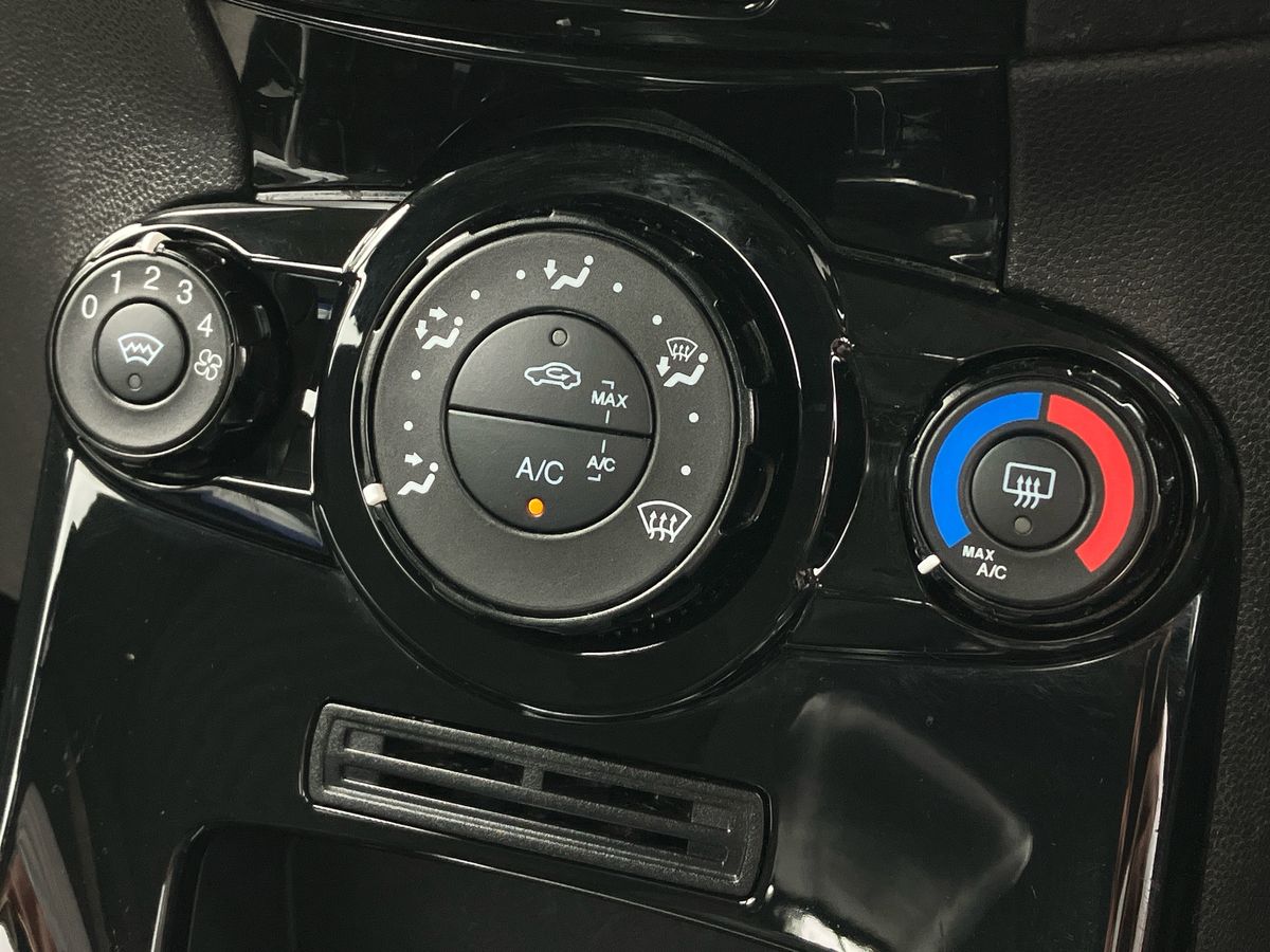 Used Ford Fiesta 2015 for sale - 76171215: Photo 12