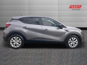 Used Renault Captur 2022 for sale - 75745015: Photo