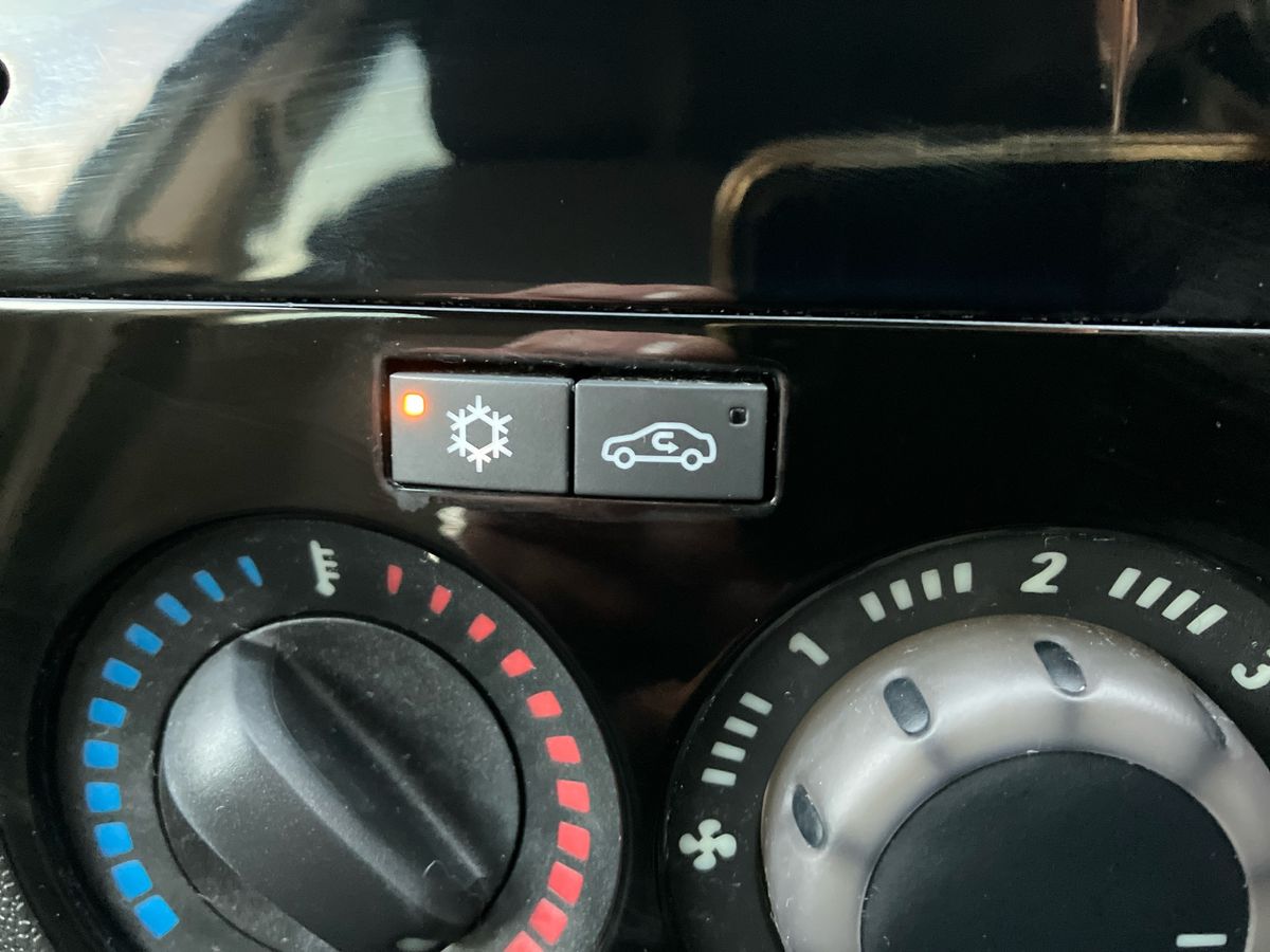 Used Vauxhall Corsa 2013 for sale - 76931808: Photo 29