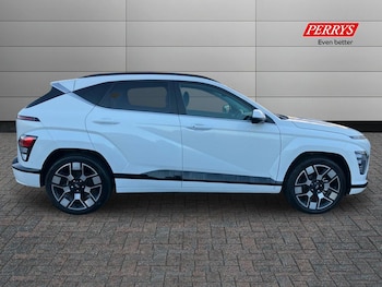 Used Hyundai KONA 2023 for sale - 76980139: Photo