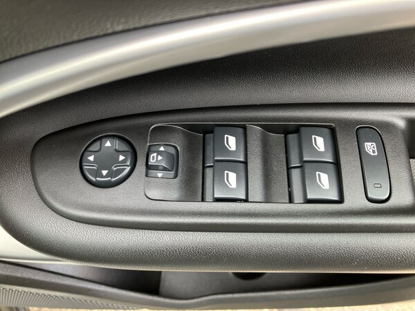 Used Vauxhall Corsa 2023 for sale - 76090301: Photo 21