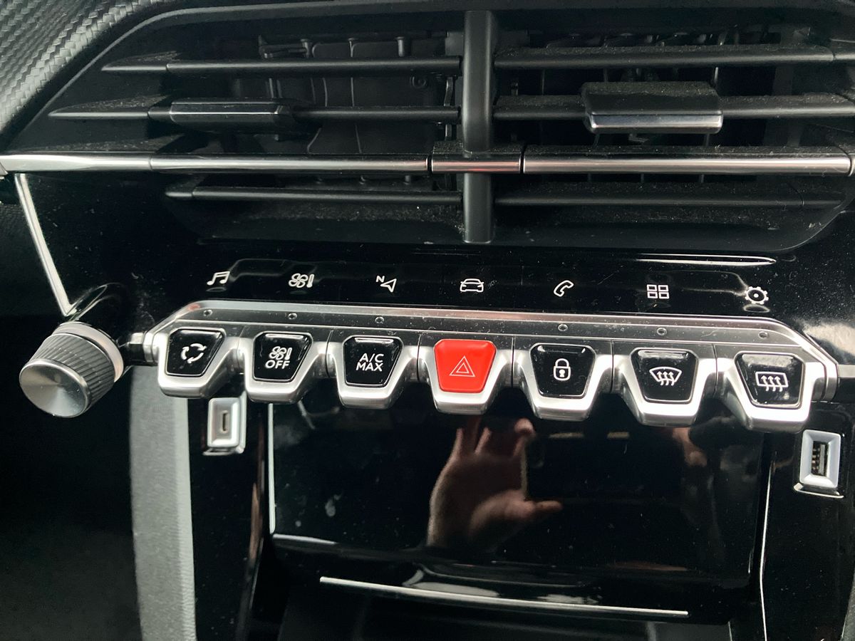 Used Peugeot 208 2022 for sale - 77045836: Photo 12