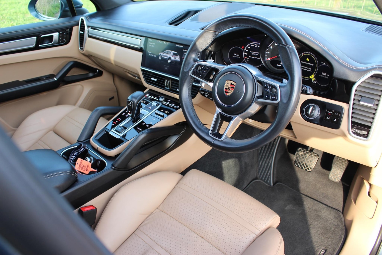 Used Porsche Cayenne 2018 for sale - 76991024: Photo 3