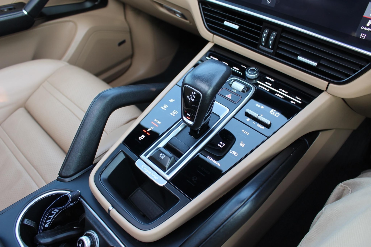 Used Porsche Cayenne 2018 for sale - 76991024: Photo 81