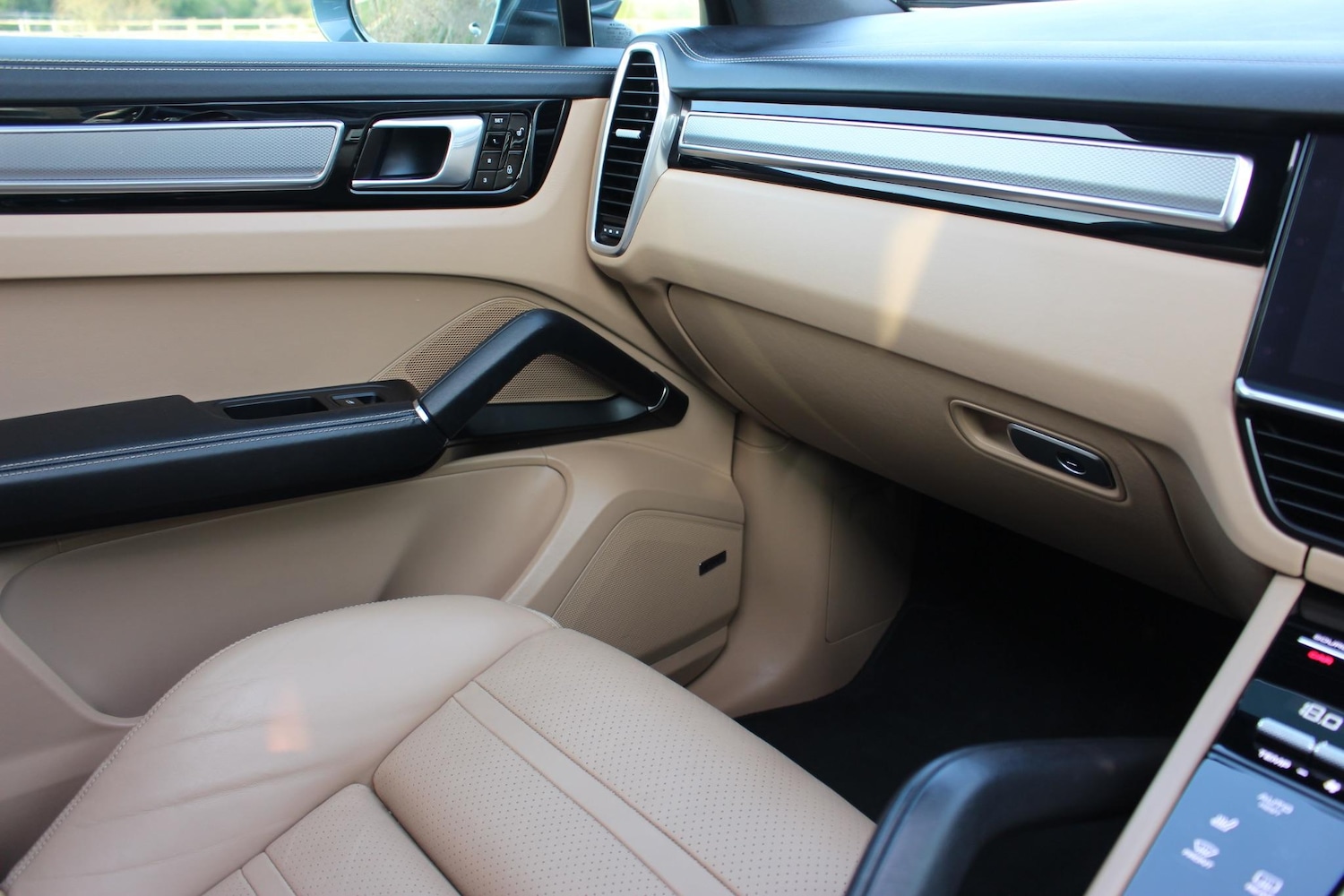 Used Porsche Cayenne 2018 for sale - 76991024: Photo 83