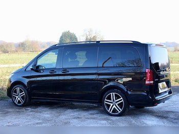 Used Mercedes-Benz V-Class 2021 for sale - 75915825: Photo