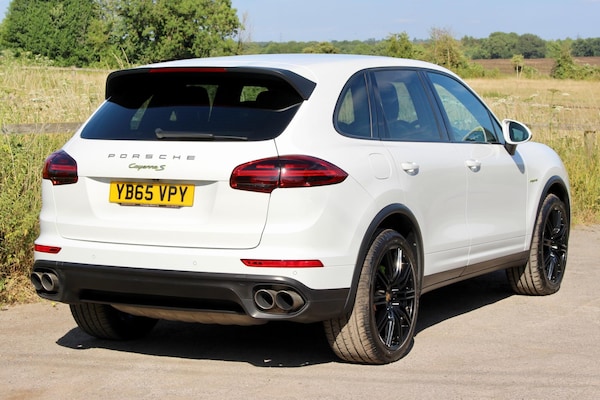 Used Porsche Cayenne 2015 for sale - 74739358: Photo 2