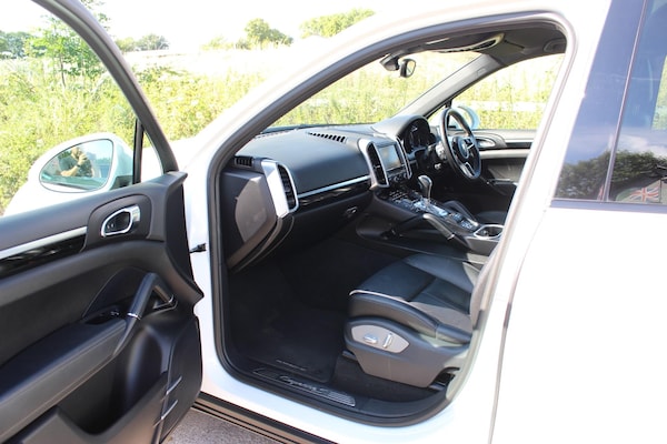 Used Porsche Cayenne 2015 for sale - 74739358: Photo 42