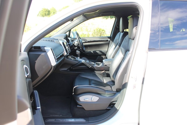 Used Porsche Cayenne 2015 for sale - 74739358: Photo 45