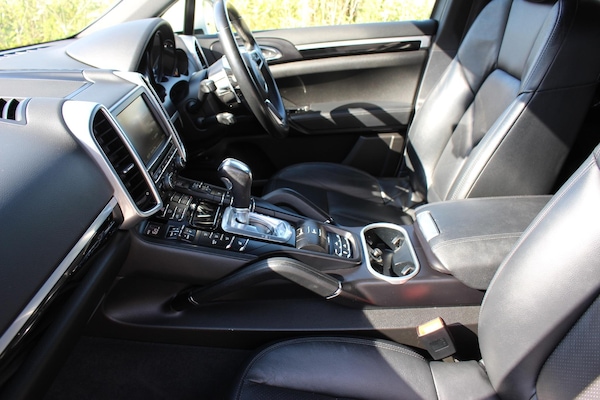 Used Porsche Cayenne 2015 for sale - 74739358: Photo 50