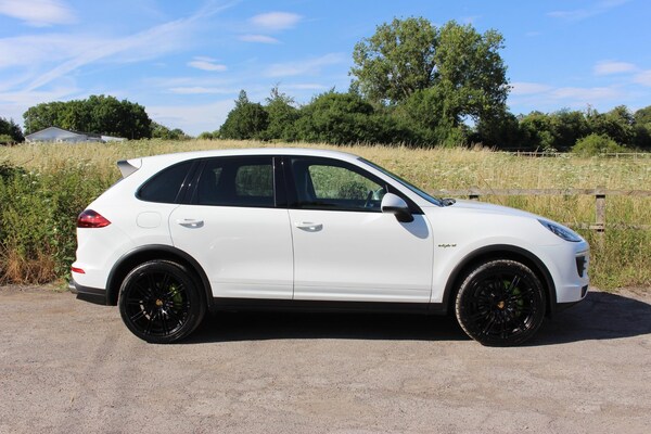 Used Porsche Cayenne 2015 for sale - 74739358: Photo 57