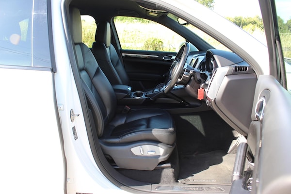 Used Porsche Cayenne 2015 for sale - 74739358: Photo 73