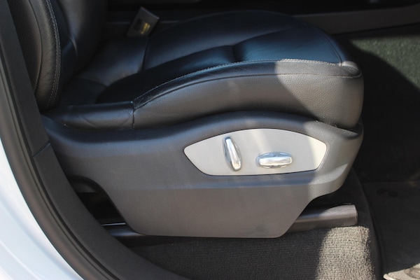 Used Porsche Cayenne 2015 for sale - 74739358: Photo 76