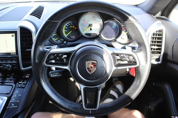 Used Porsche Cayenne 2015 for sale - 74739358: Photo 92
