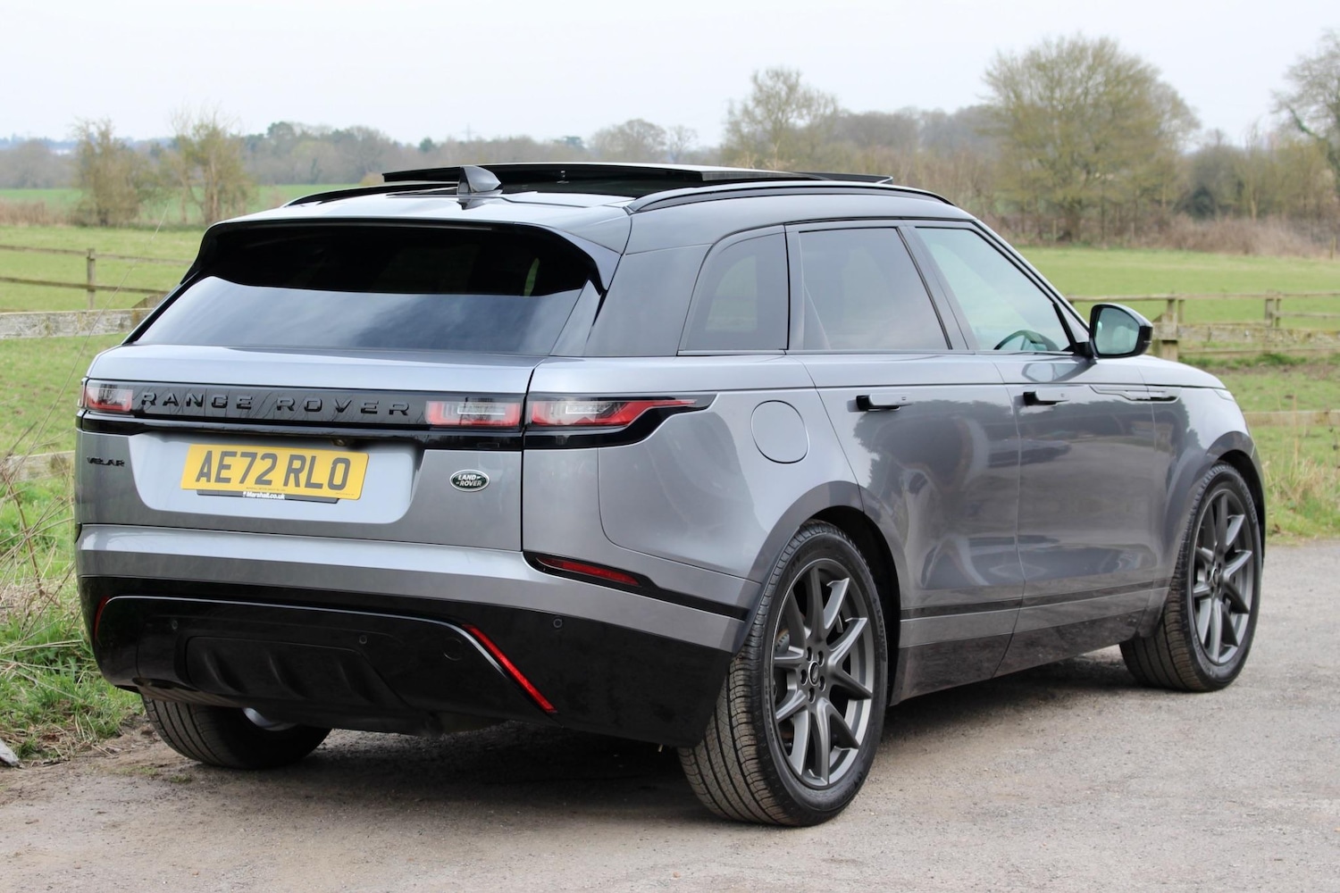 Used Land Rover Range Rover Velar 2022 for sale - 76060693: Photo 2