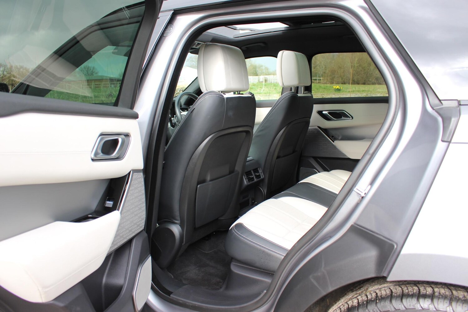 Used Land Rover Range Rover Velar 2022 for sale - 76060693: Photo 36