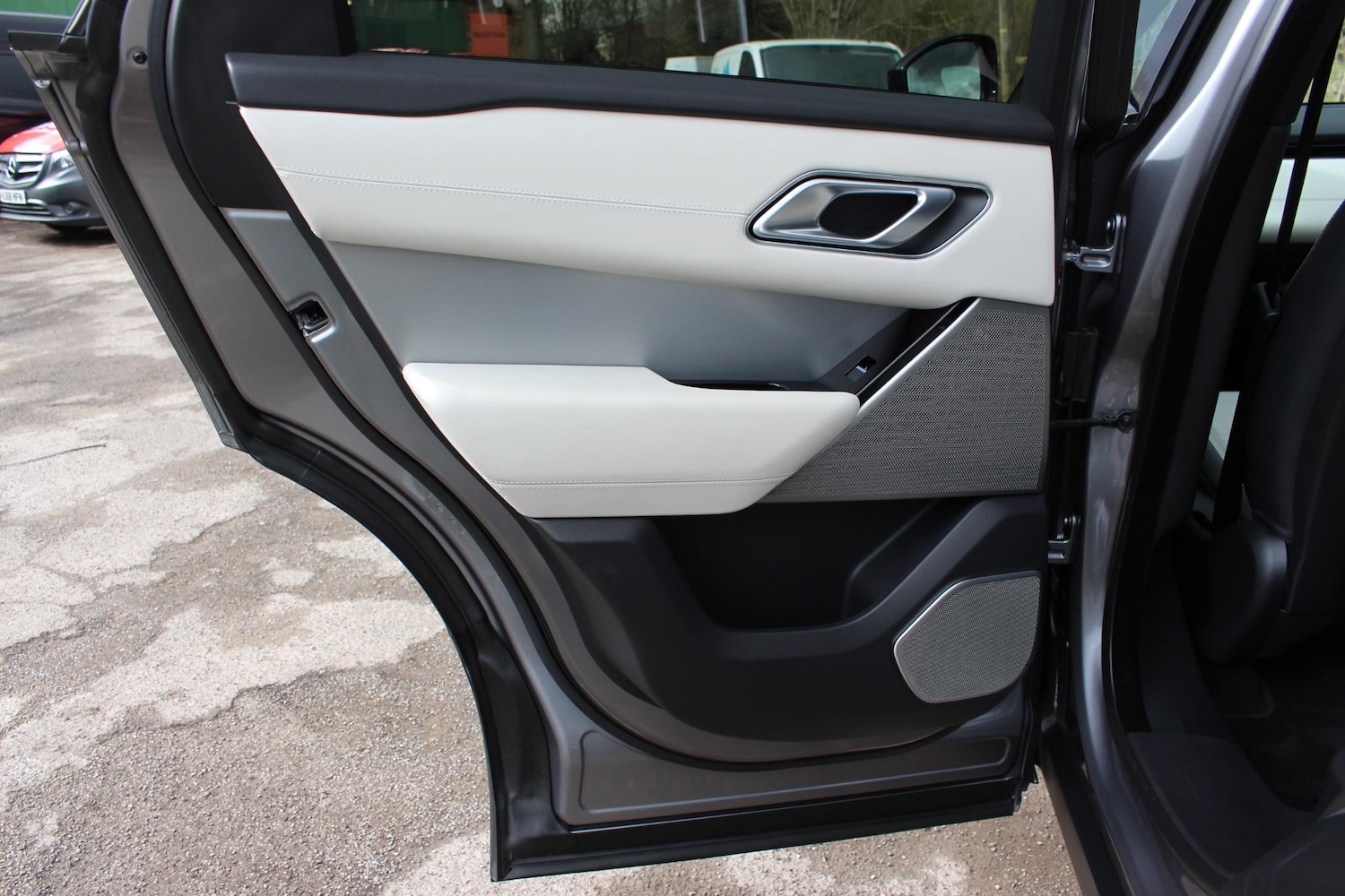 Used Land Rover Range Rover Velar 2022 for sale - 76060693: Photo 37