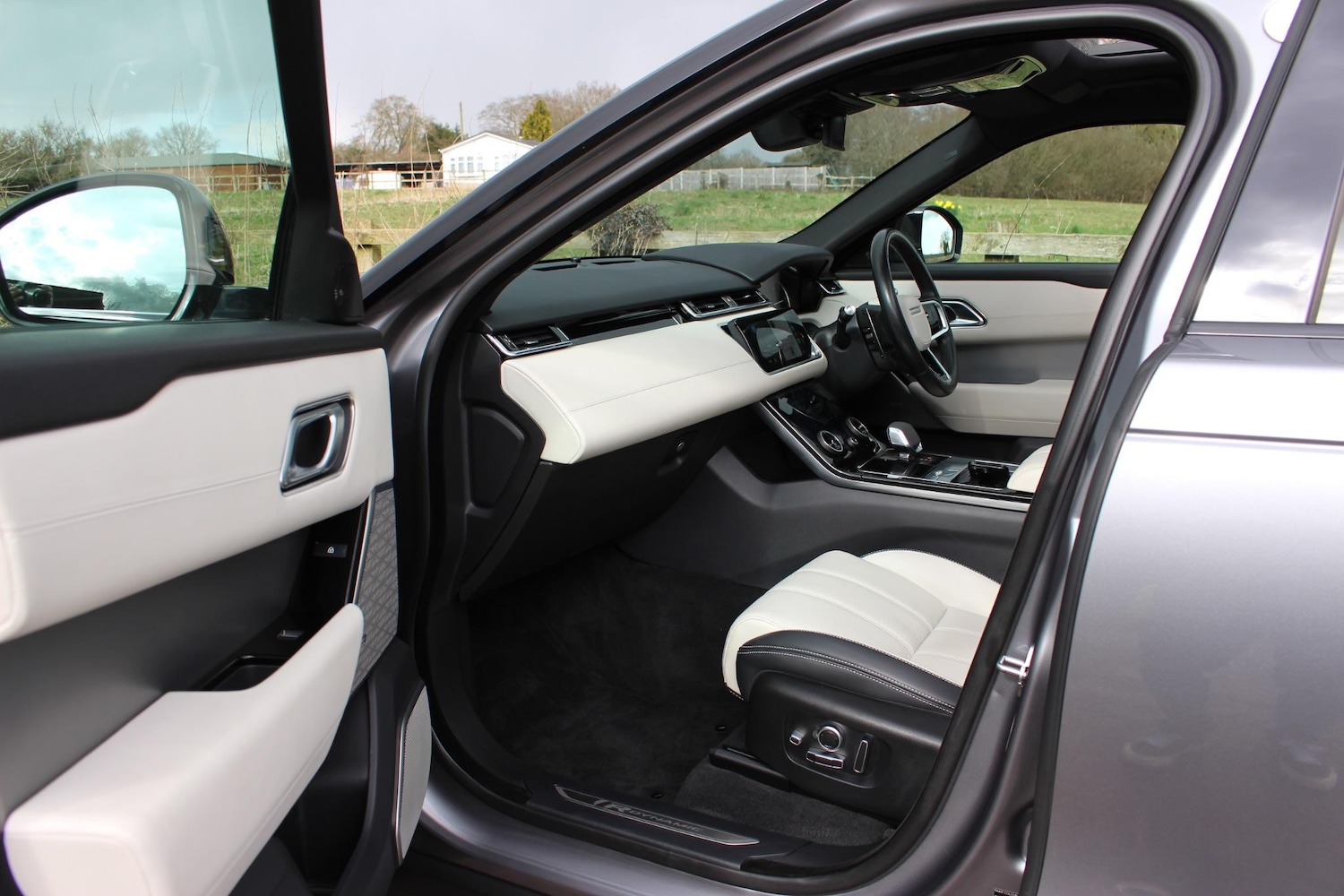 Used Land Rover Range Rover Velar 2022 for sale - 76060693: Photo 40
