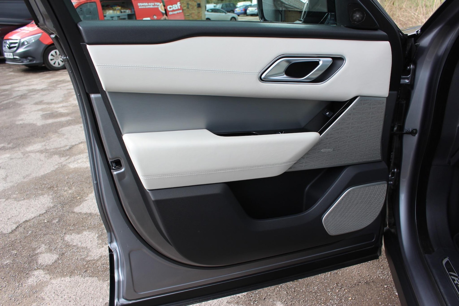 Used Land Rover Range Rover Velar 2022 for sale - 76060693: Photo 41