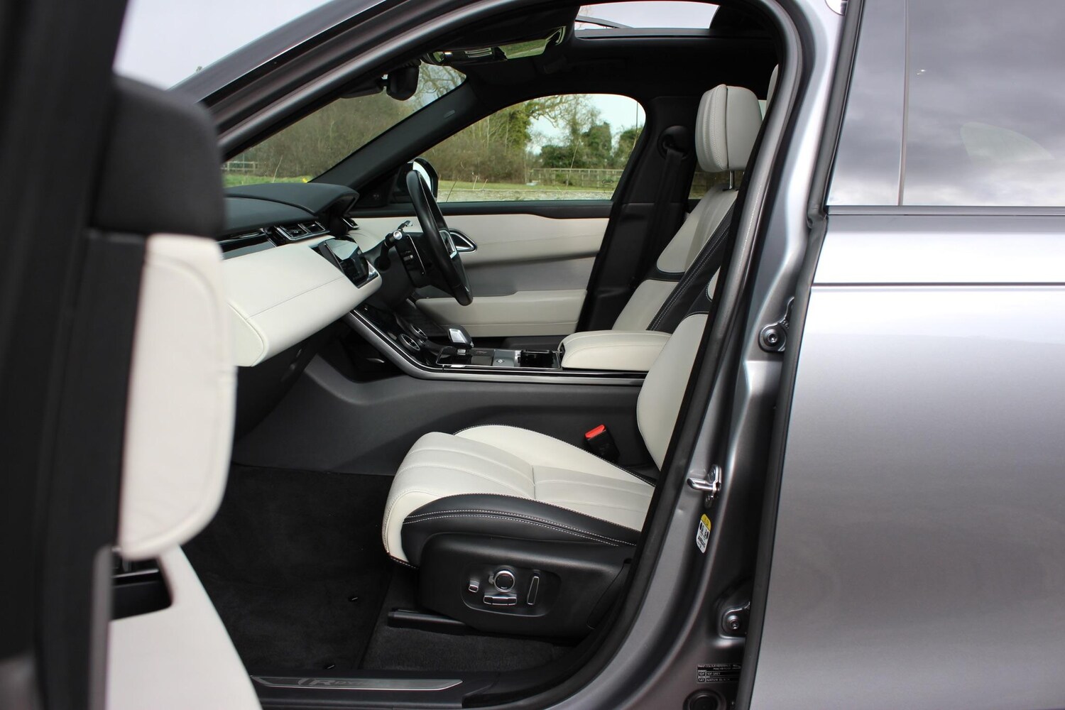 Used Land Rover Range Rover Velar 2022 for sale - 76060693: Photo 42