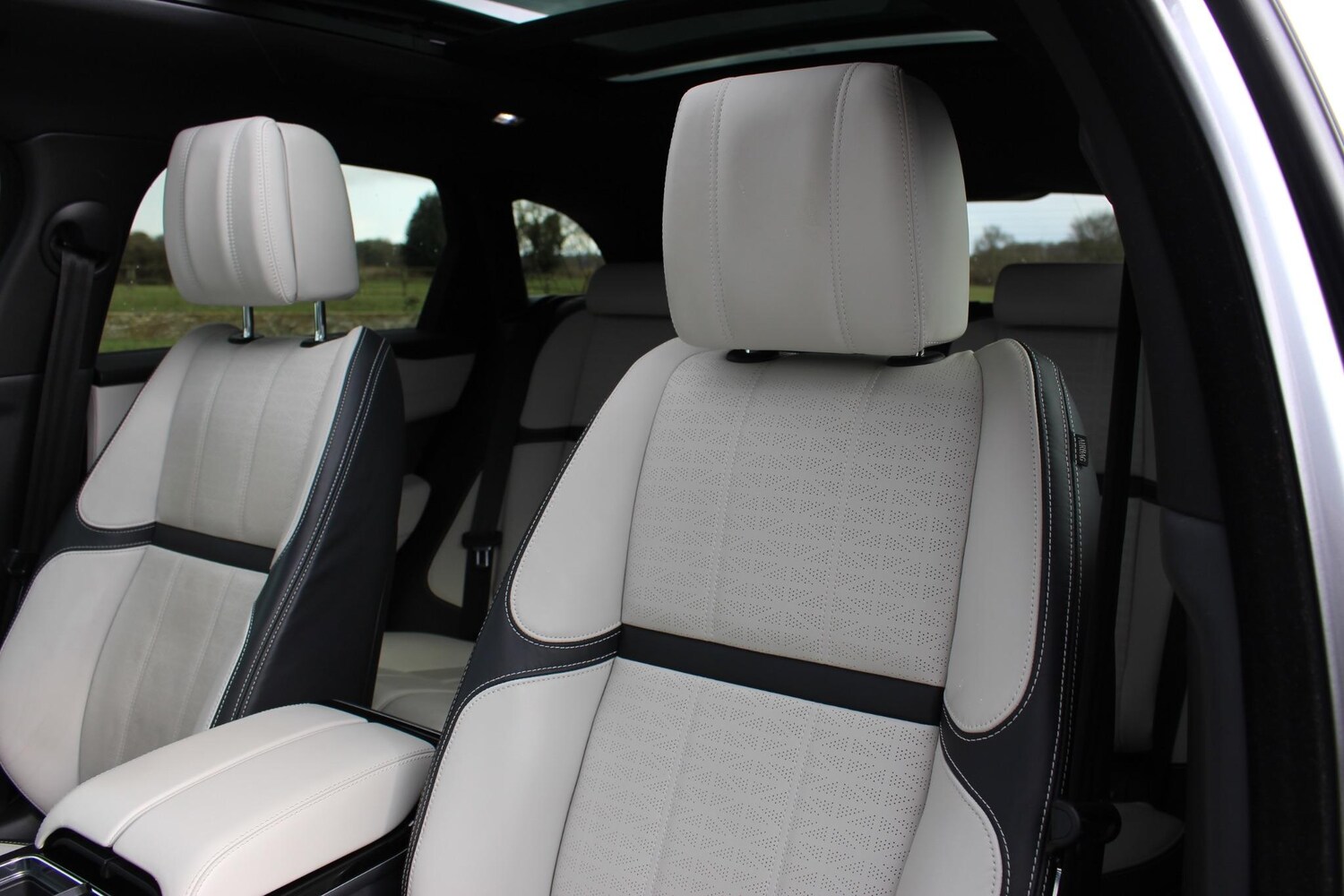 Used Land Rover Range Rover Velar 2022 for sale - 76060693: Photo 44