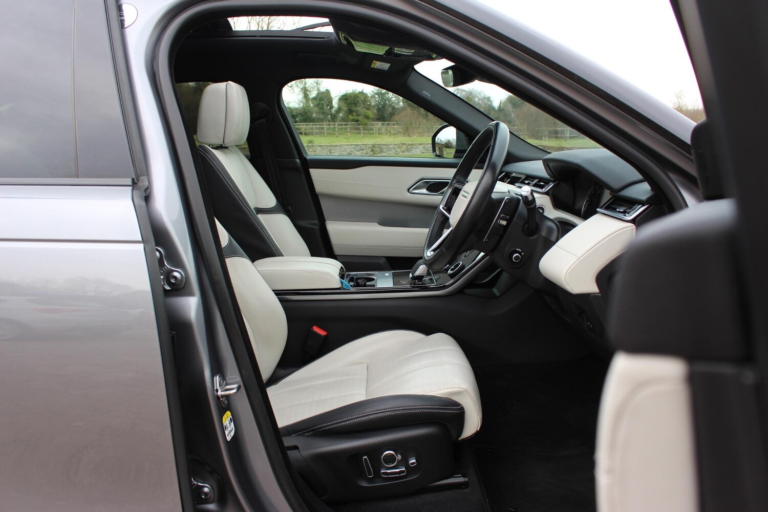 Used Land Rover Range Rover Velar 2022 for sale - 76060693: Photo 71