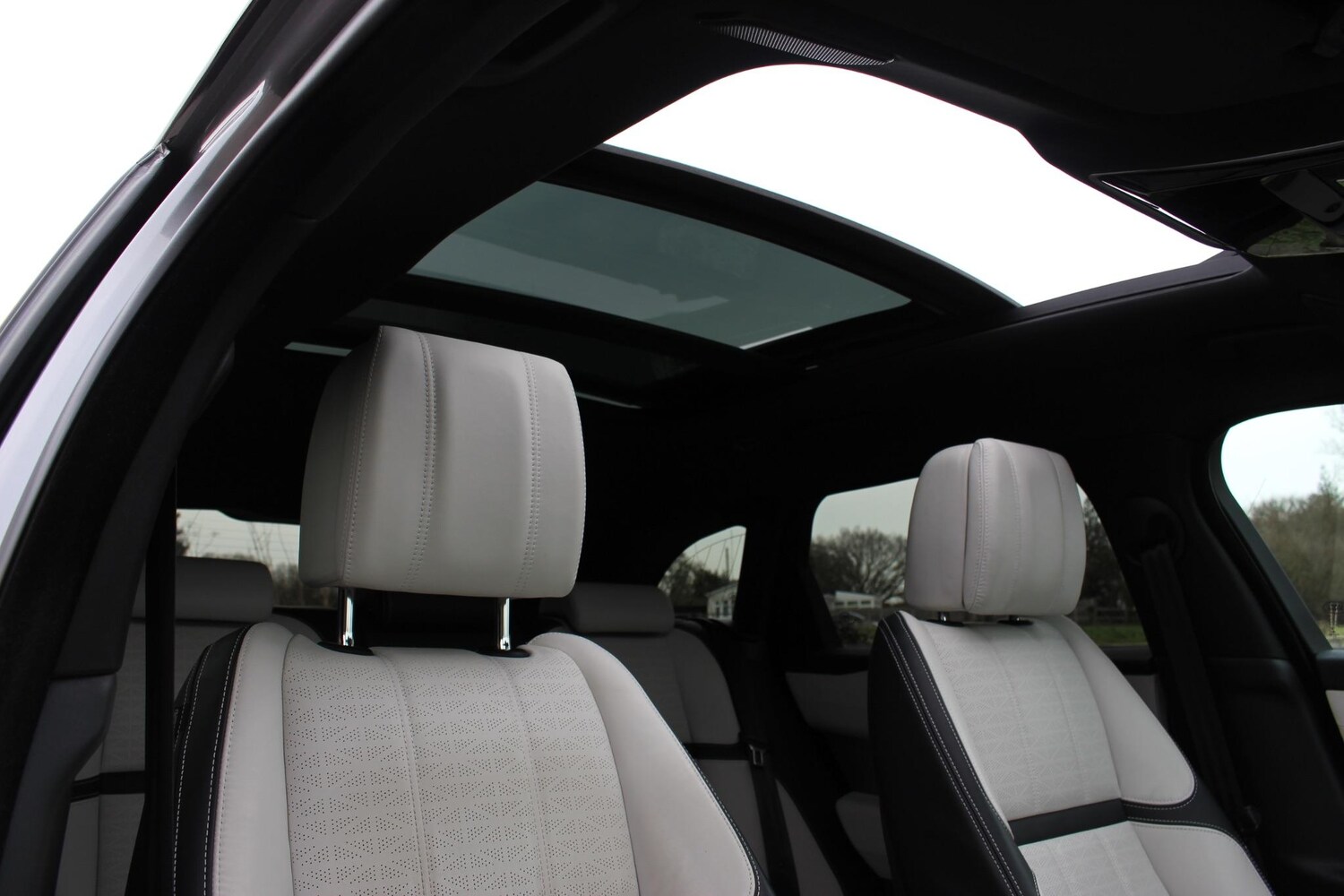 Used Land Rover Range Rover Velar 2022 for sale - 76060693: Photo 74