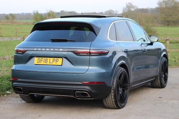 Used Porsche Cayenne 2018 for sale - 74271651: Photo 2