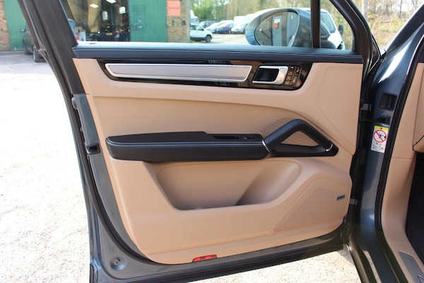 Used Porsche Cayenne 2018 for sale - 74271651: Photo 36