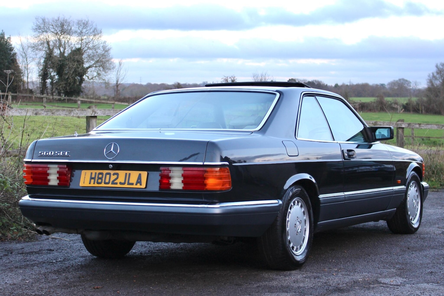 Used Mercedes-Benz 560 for sale - 76913953: Photo 2