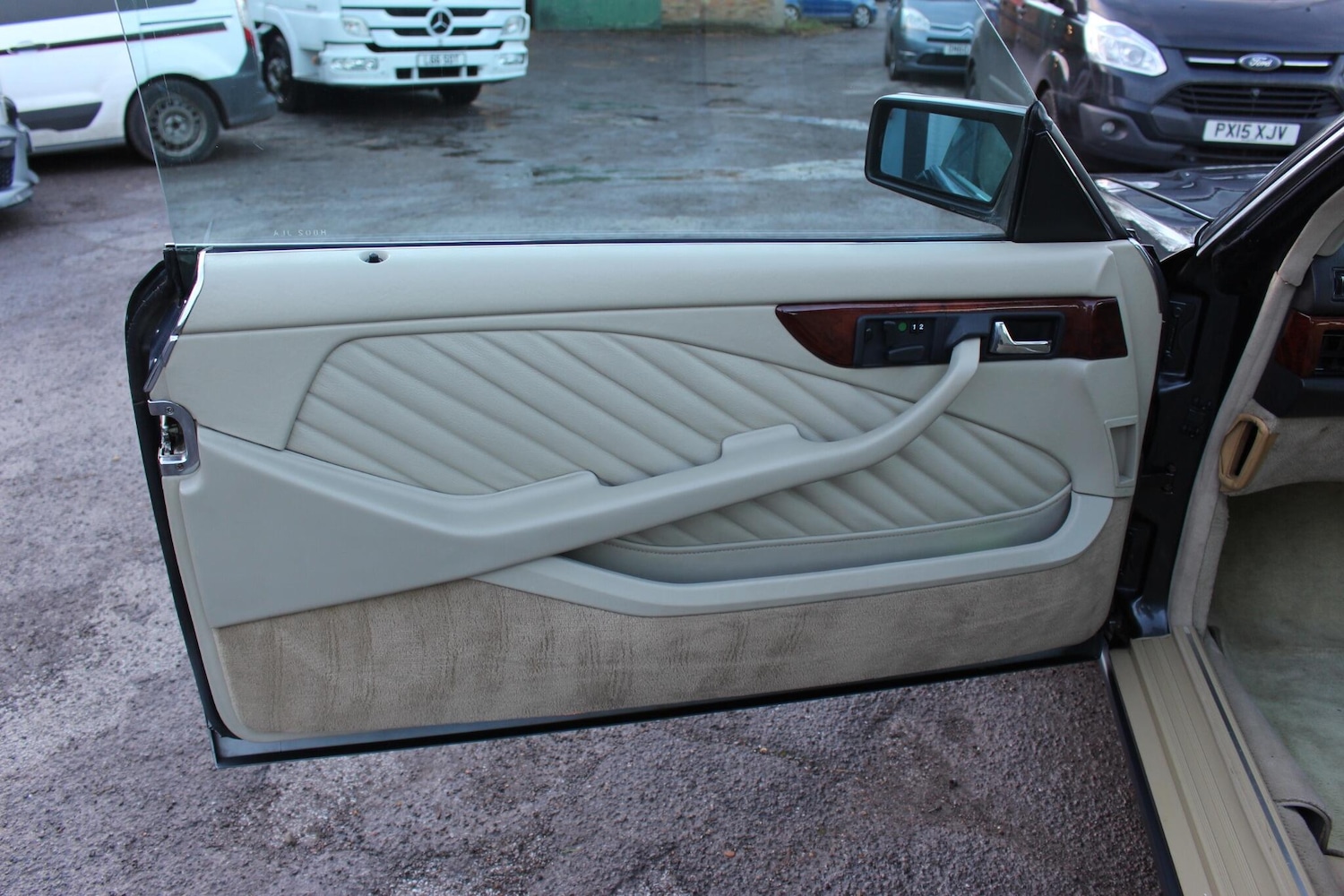 Used Mercedes-Benz 560 for sale - 76913953: Photo 44