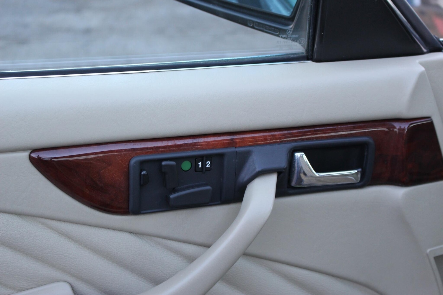 Used Mercedes-Benz 560 for sale - 76913953: Photo 45