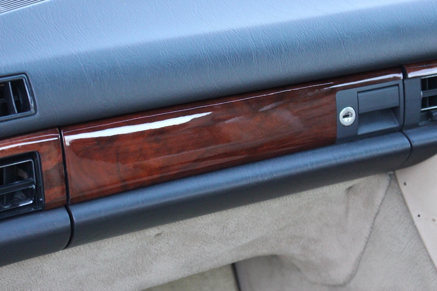 Used Mercedes-Benz 560 for sale - 76913953: Photo 50