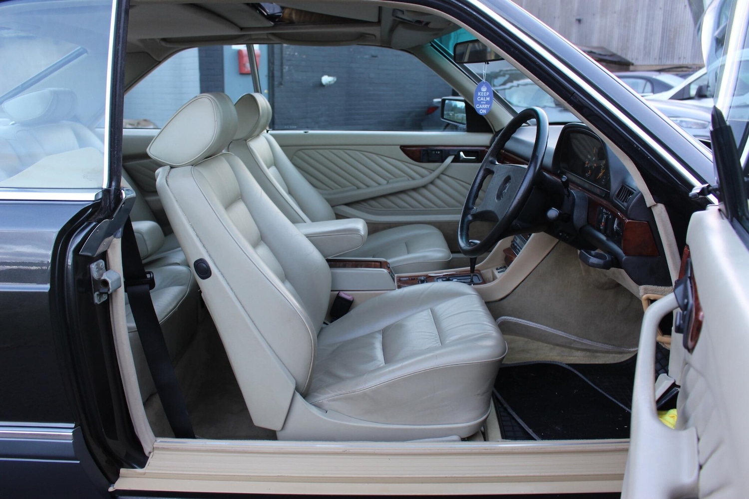 Used Mercedes-Benz 560 for sale - 76913953: Photo 57