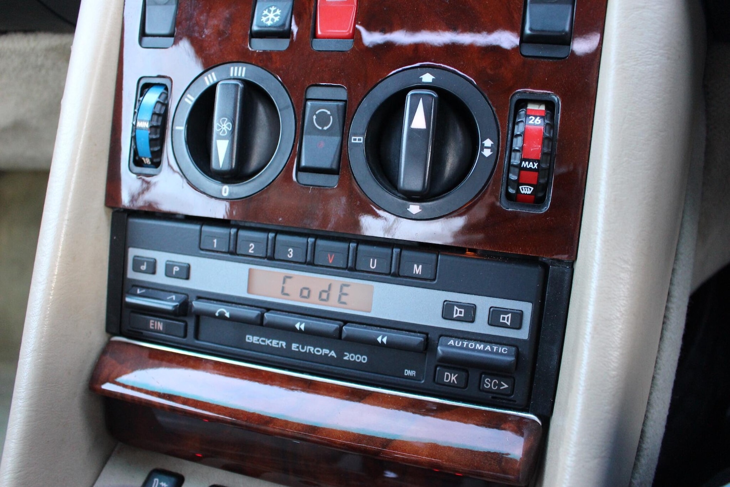 Used Mercedes-Benz 560 for sale - 76913953: Photo 79