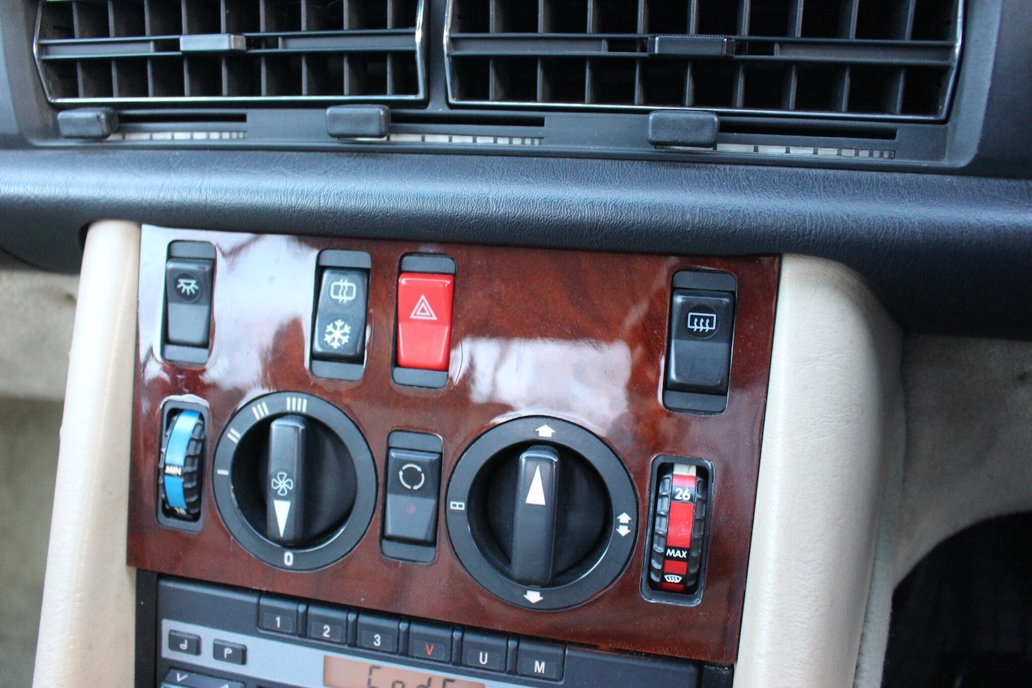 Used Mercedes-Benz 560 for sale - 76913953: Photo 80