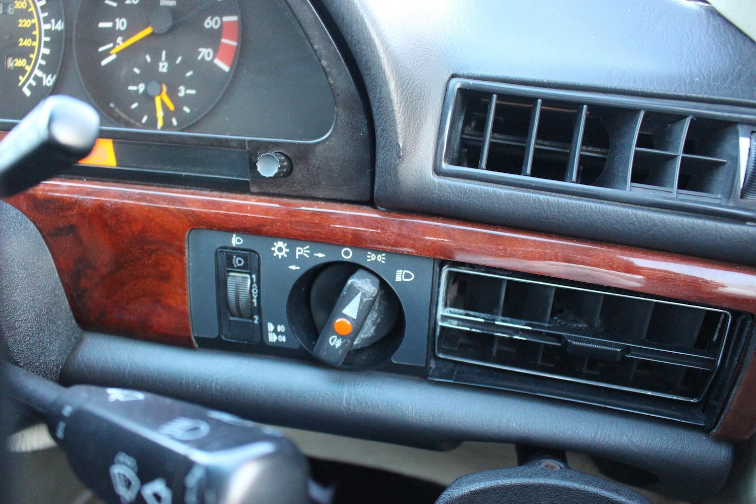 Used Mercedes-Benz 560 for sale - 76913953: Photo 84