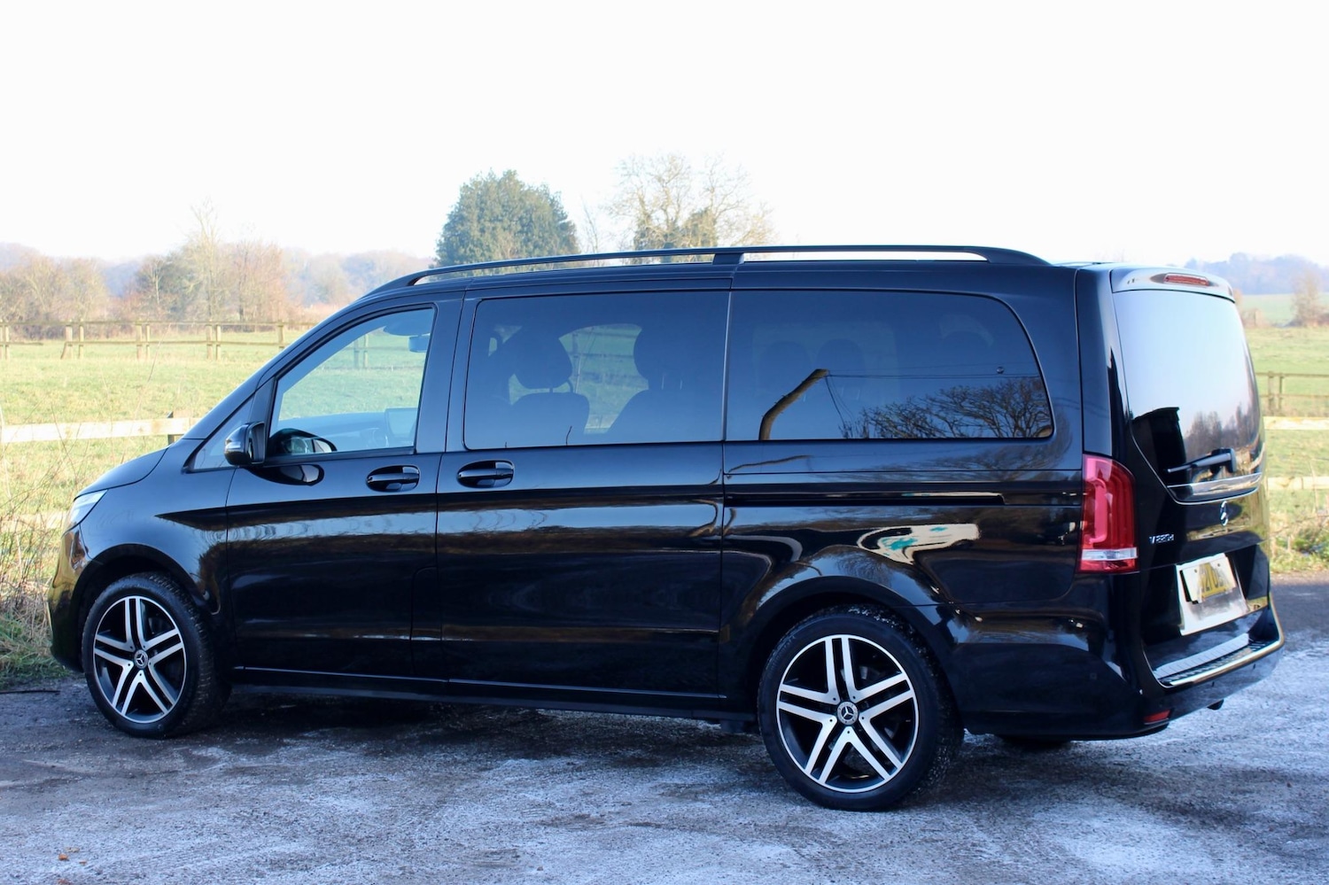 Used Mercedes-Benz V-Class 2021 for sale - 76314264: Photo 2