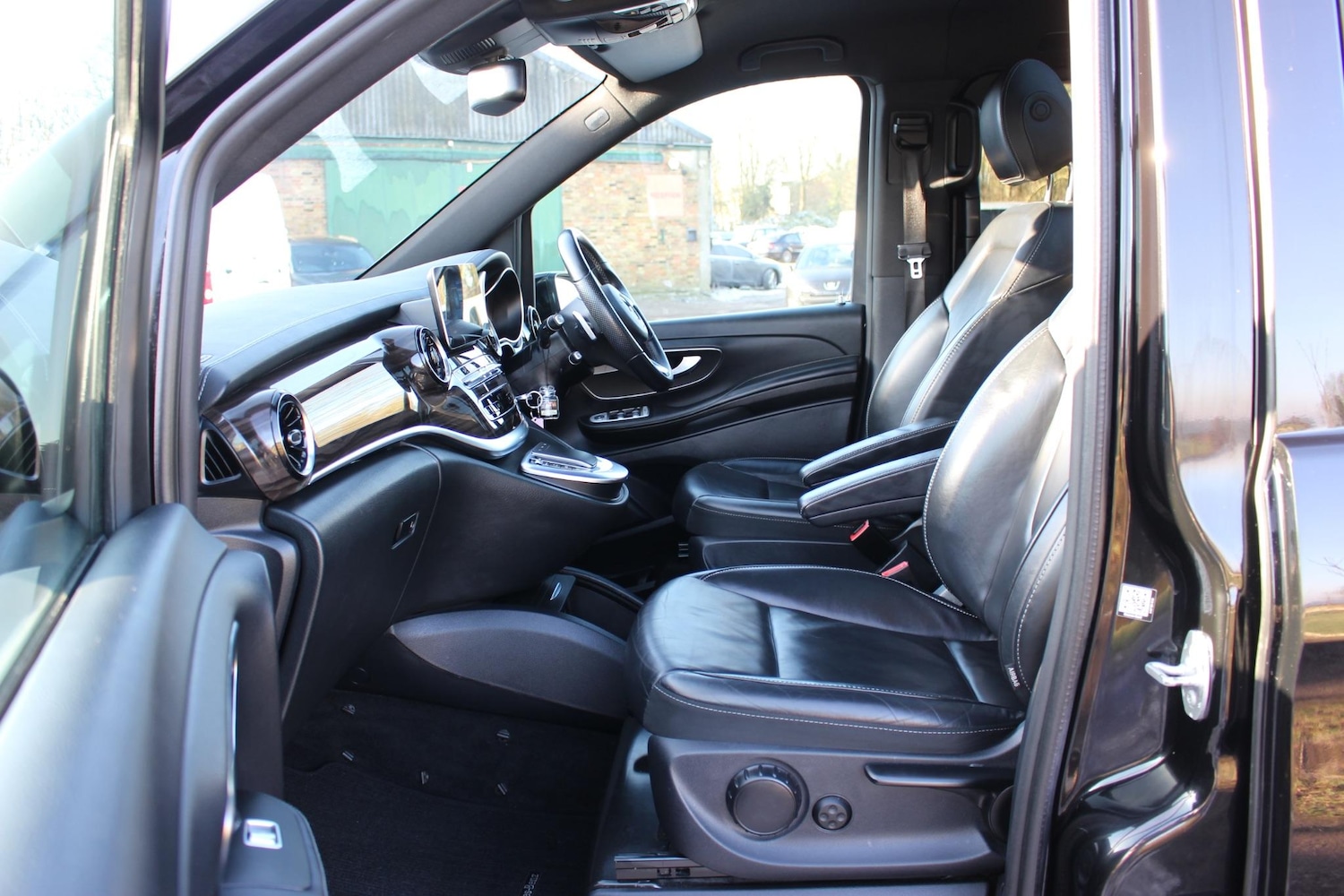 Used Mercedes-Benz V-Class 2021 for sale - 76314264: Photo 34